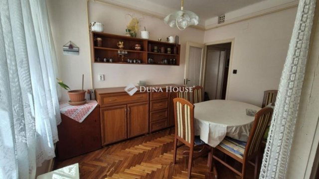 Eladó téglalakás, Nagykőrösön 42 M Ft, 2 szobás