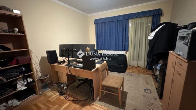 Eladó családi ház, Budapesten, II. kerületben 250 M Ft, 9 szobás