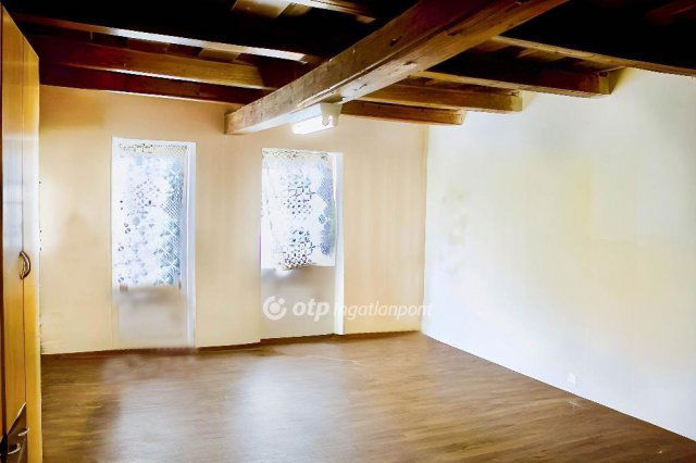 Eladó családi ház, Lázin 18.9 M Ft, 2 szobás