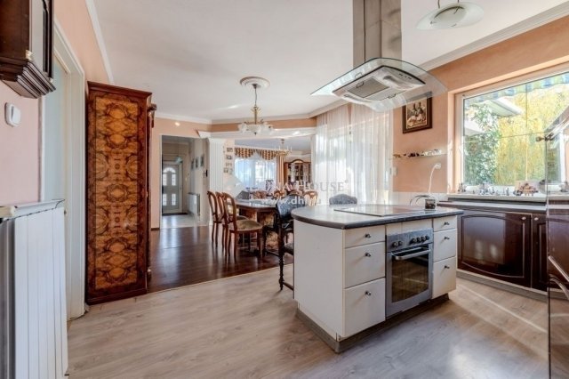 Eladó családi ház, Veresegyházon 157 M Ft, 6 szobás