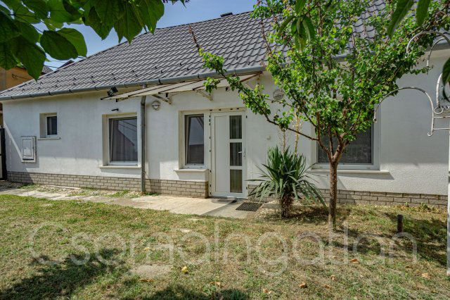 Eladó családi ház, Kapuváron 48.5 M Ft, 3+1 szobás