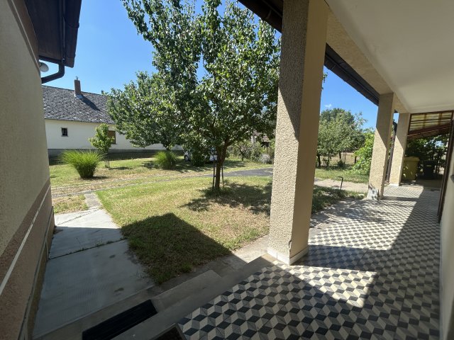 Eladó családi ház, Buzsákon 54 M Ft, 4+2 szobás