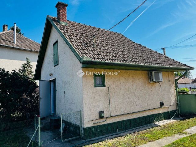 Eladó üzlethelyiség, Tápiószecsőn 29.9 M Ft