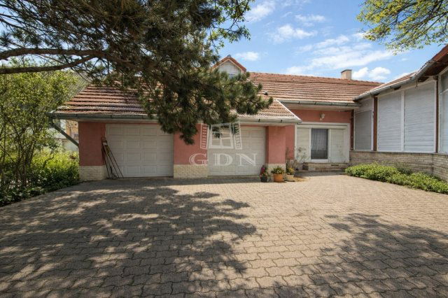 Kiadó családi ház, albérlet, Székesfehérvárott 400 E Ft / hó