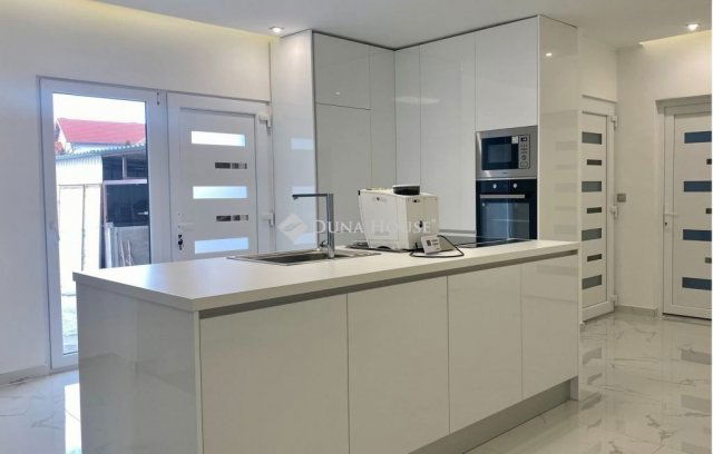 Eladó téglalakás, Bükön 75 M Ft, 4 szobás