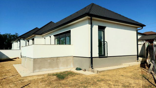 Eladó családi ház, Kerepesen 99.9 M Ft, 4 szobás