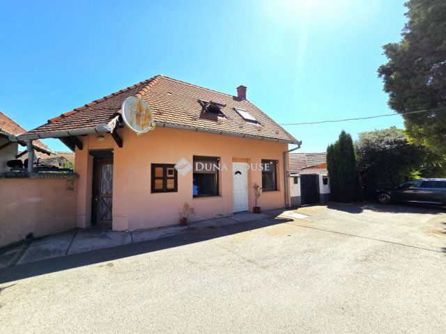 Eladó téglalakás, Bólyban 29.9 M Ft, 3 szobás