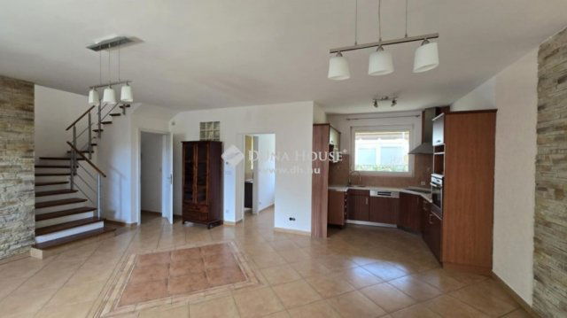 Kiadó családi ház, albérlet, Debrecenben 480 E Ft / hó
