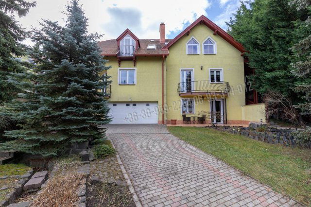 Eladó családi ház, Budapesten, III. kerületben 319.8 M Ft