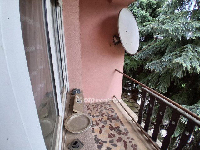 Eladó családi ház, Ácson 52 M Ft, 4 szobás