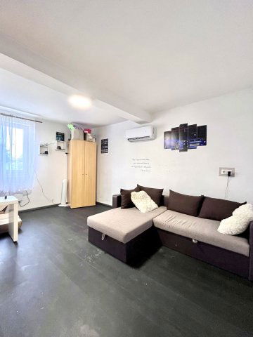 Eladó családi ház, Újpetrén 16 M Ft, 1 szobás