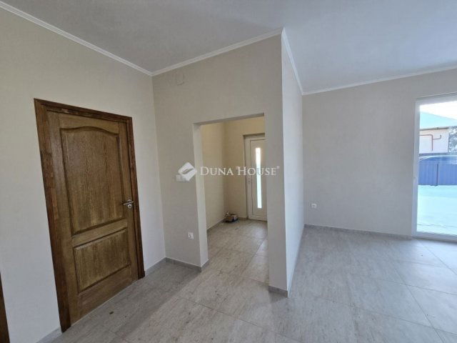 Eladó téglalakás, Újlengyelen 78.909 M Ft, 3 szobás