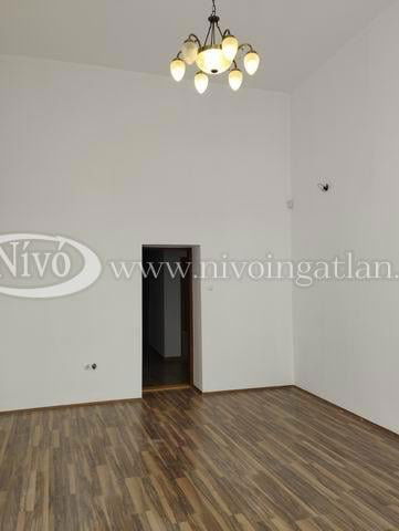 Eladó iroda, Veszprémben 75 M Ft, 3 szobás / költözzbe.hu