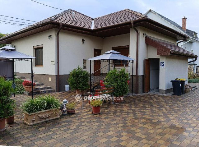 Eladó családi ház, Érden 109 M Ft, 3 szobás