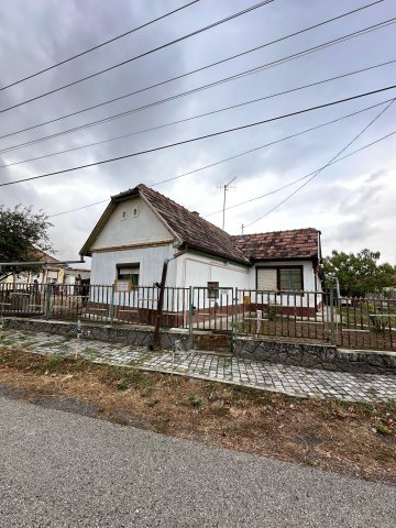 Eladó családi ház, Dunapatajon 14 M Ft, 2+1 szobás