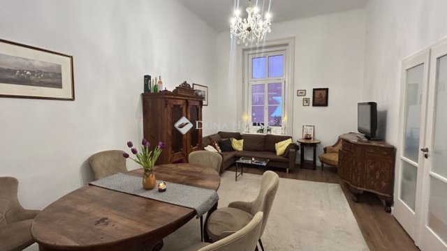 Kiadó téglalakás, albérlet, VI. kerületben, Andrássy úton
