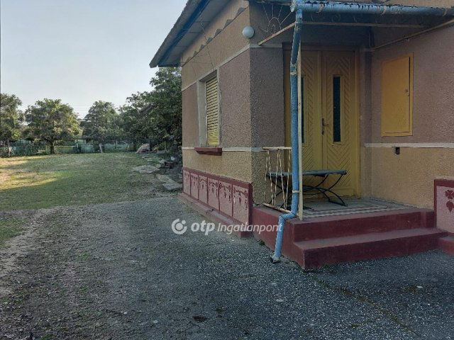 Eladó családi ház, Alsónémediben 65.9 M Ft, 3 szobás