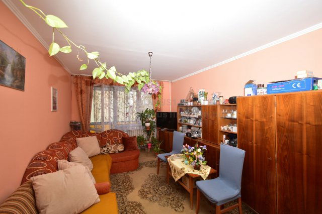 Eladó panellakás, Szombathelyen 42 M Ft, 2+1 szobás