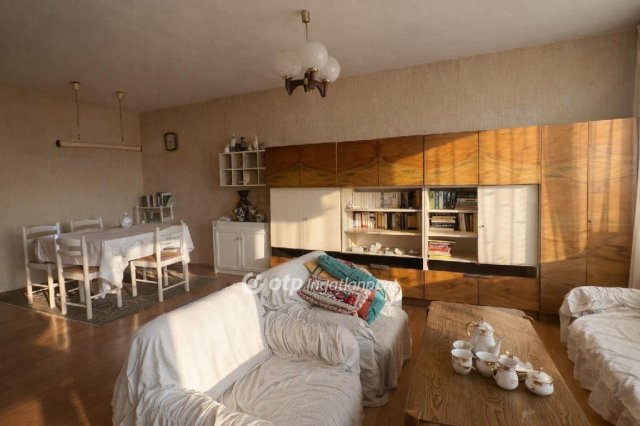 Eladó családi ház, Egerben 129 M Ft, 7 szobás