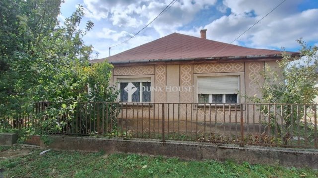 Eladó családi ház, Előszálláson 30.5 M Ft, 2 szobás