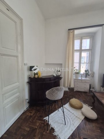 Eladó téglalakás, Budapesten, VIII. kerületben 99.9 M Ft