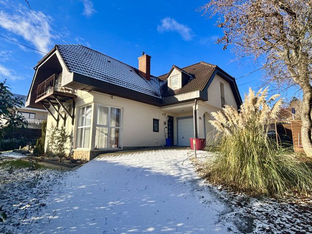 Eladó családi ház, Balatonfüreden 215 M Ft, 5+1 szobás