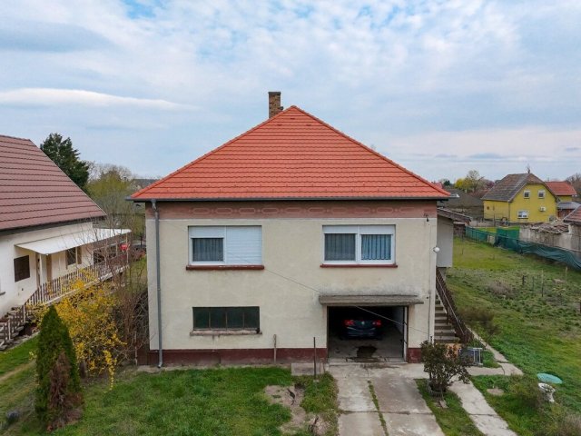 Eladó családi ház, Tökölön 109.9 M Ft, 3 szobás