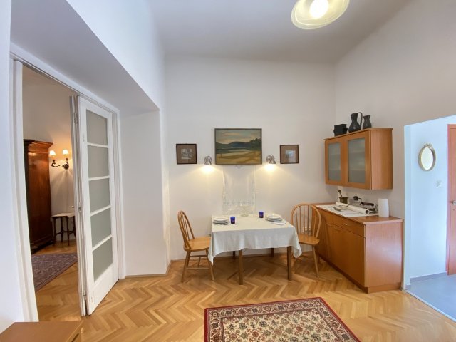 Kiadó téglalakás, albérlet, I. kerületben, Attila úton