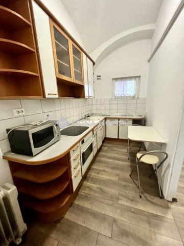 Eladó téglalakás, Kőszegen 23.5 M Ft, 1 szobás