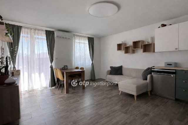 Eladó téglalakás, Sülysápon 59.8 M Ft, 1+2 szobás