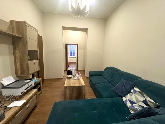 Kiadó téglalakás, albérlet, Szegeden 280 E Ft / hó, 3 szobás