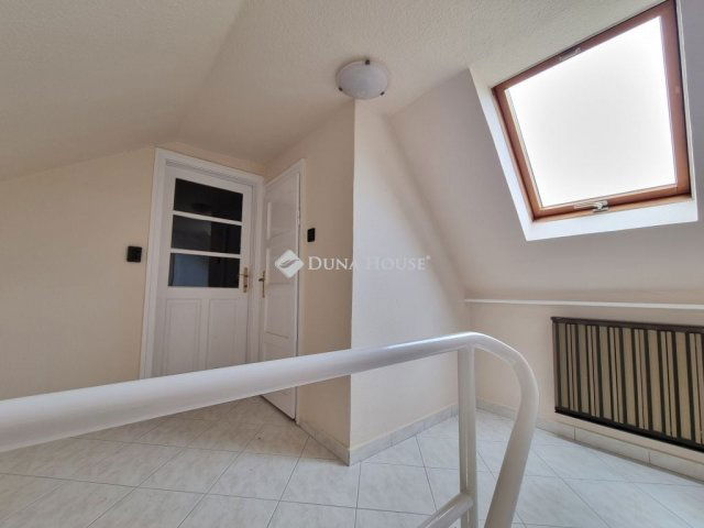 Eladó családi ház, Gárdonyban 74.9 M Ft, 5 szobás