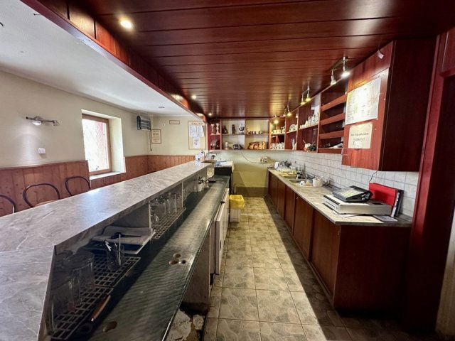 Eladó üzlethelyiség, Nyáregyházán 75 M Ft