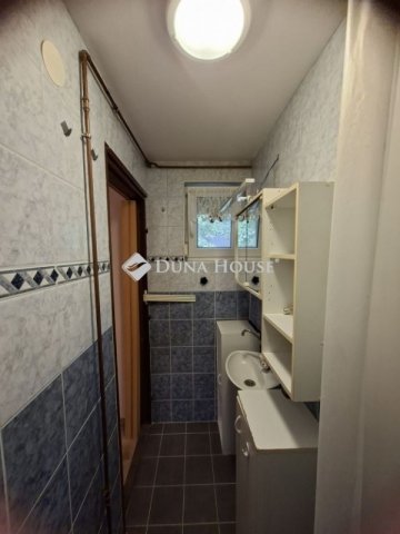 Eladó családi ház, Szegeden 54 M Ft, 4 szobás