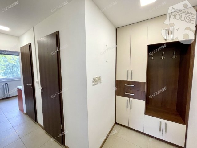Eladó panellakás, Kecskeméten 51.5 M Ft, 2 szobás