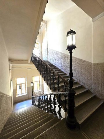 Eladó téglalakás, Budapesten, VI. kerületben 84.9 M Ft, 2 szobás