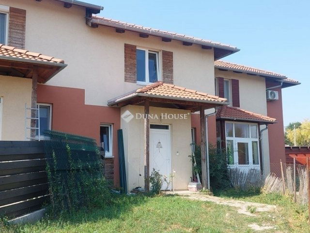 Eladó sorház, Pécelen 89.9 M Ft, 4 szobás / költözzbe.hu