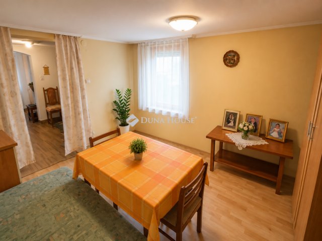 Kiadó családi ház, albérlet, Kecskeméten 75 E Ft / hó