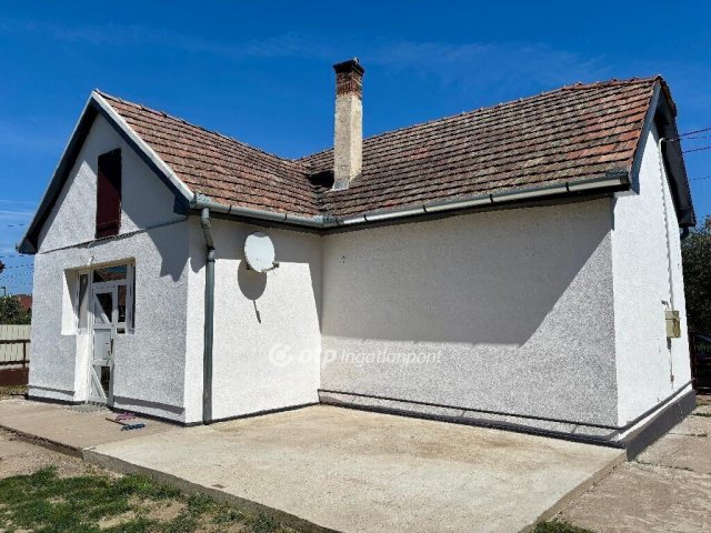 Eladó családi ház, Újfehértón 46 M Ft, 2+1 szobás