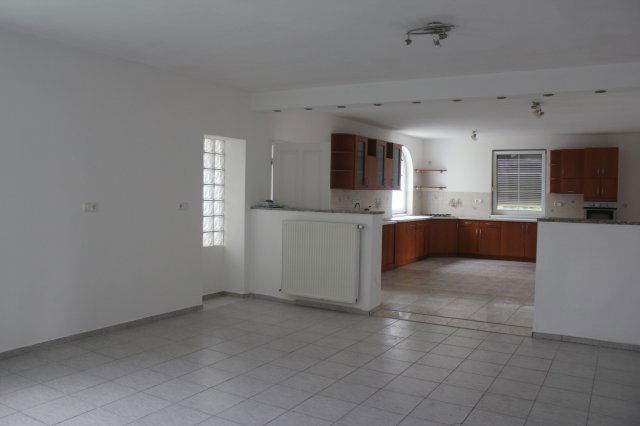 Eladó családi ház, Harkán 130 M Ft, 5 szobás