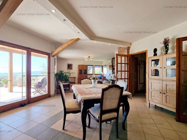 Eladó családi ház, Szentendrén 149.9 M Ft, 6 szobás