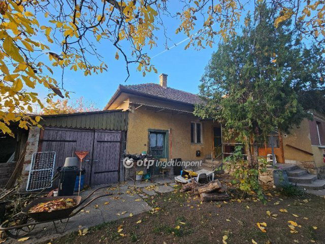 Eladó családi ház, Monoron 65 M Ft, 3 szobás