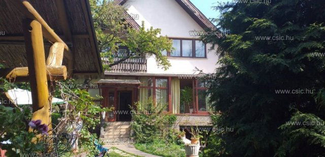 Eladó családi ház, Budapesten, III. kerületben 200 M Ft