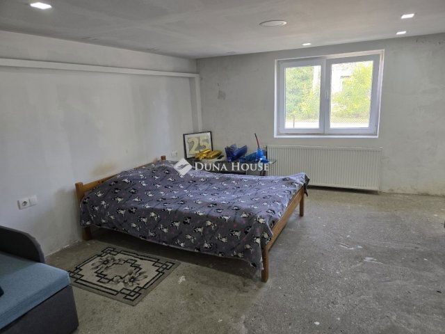 Eladó családi ház, Dégen 16 M Ft, 2 szobás