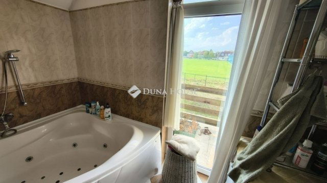 Eladó téglalakás, Kistarcsán 62 M Ft, 3 szobás