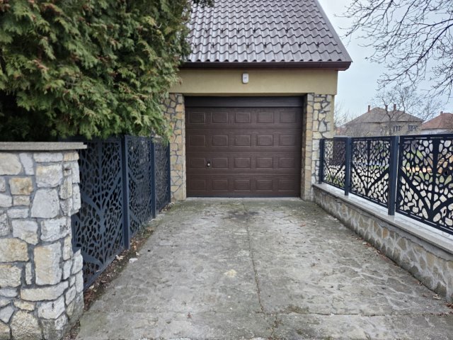 Eladó családi ház, Pápán 121 M Ft, 4 szobás