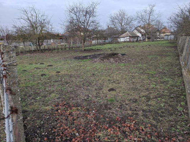 Eladó telek, Szentmártonkátán, Bata Sámuel utcában 26 M Ft