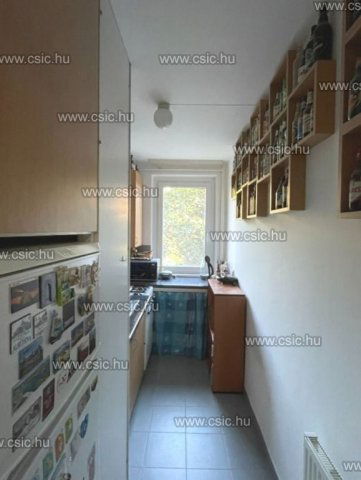 Eladó panellakás, Budapesten, III. kerületben 66.9 M Ft