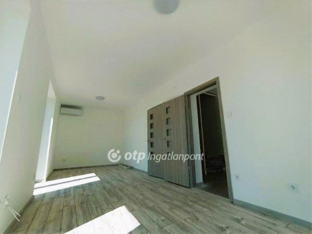 Eladó családi ház, Gyöngyösön 80.5 M Ft, 3+1 szobás