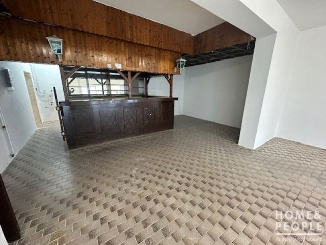 Eladó üzlethelyiség, Hódmezővásárhelyen 28 M Ft